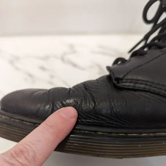Dr. Martens 1460 Originals Black Leather Lace-Up Combat Boots Women's Size 8