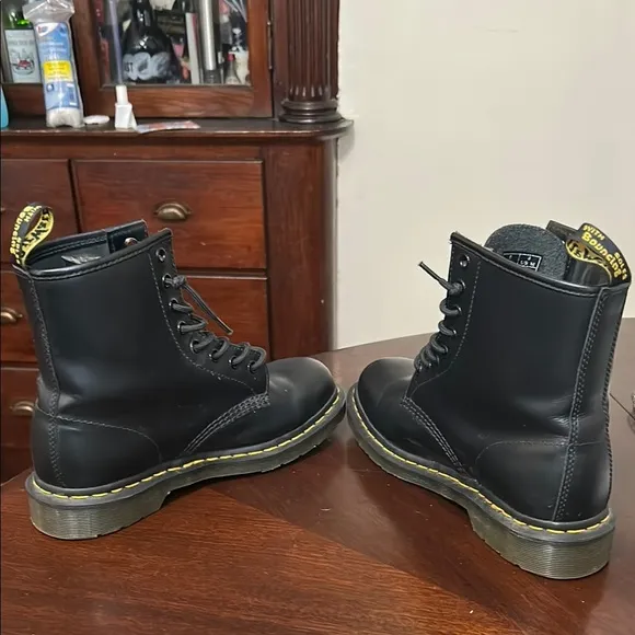 Dr. Martens 1460 SMOOTH LEATHER LACE UP BOOTS