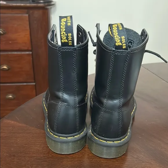 Dr. Martens 1460 SMOOTH LEATHER LACE UP BOOTS