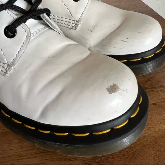 Dr Martens 1460 White Patent Leather 8 Eye Womens Boots Size 9 US EU 39