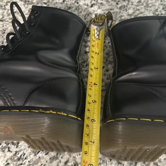 DR. MARTENS 1460 WOMEN'S SMOOTH LEATHER 8 EYE LACE UP BOOTS High top Black Sz 6