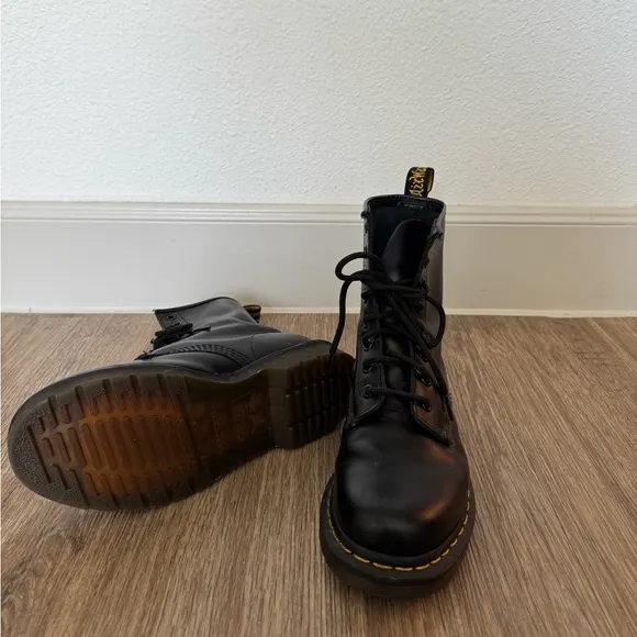 Dr. Martens 1460 Women’s Smooth Leather Lace Up Boots in smooth black women’s 7