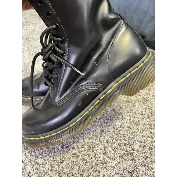 Dr. Marten’s | 1460 WOMEN'S SMOOTH LEATHER LACE UP BOOTS SIZE: 7