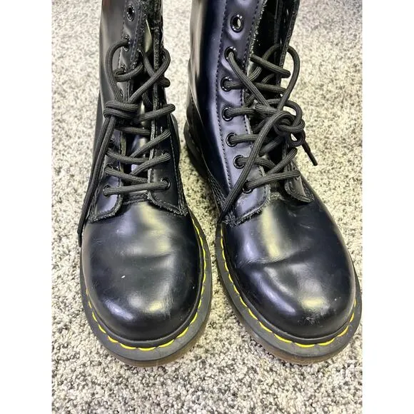 Dr. Marten’s | 1460 WOMEN'S SMOOTH LEATHER LACE UP BOOTS SIZE: 7