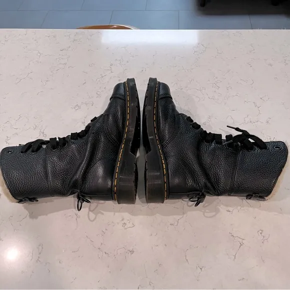 Dr Martens Aimilita FL Faux Fur 9 Eye high top Boots women's 7 black leather