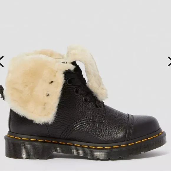 Dr Martens Aimilita FL Faux Fur 9 Eye high top Boots women's 7 black leather