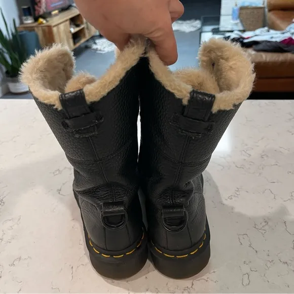 Dr Martens Aimilita FL Faux Fur 9 Eye high top Boots women's 7 black leather