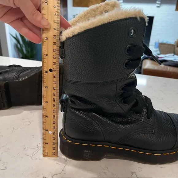 Dr Martens Aimilita FL Faux Fur 9 Eye high top Boots women's 7 black leather