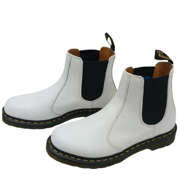 Dr. Martens Ankle Boots Sz 10 White Leather Low Heel PUNK CITY Preppy Chunky