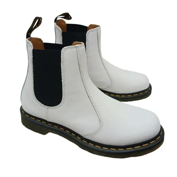 Dr. Martens Ankle Boots Sz 10 White Leather Low Heel PUNK CITY Preppy Chunky