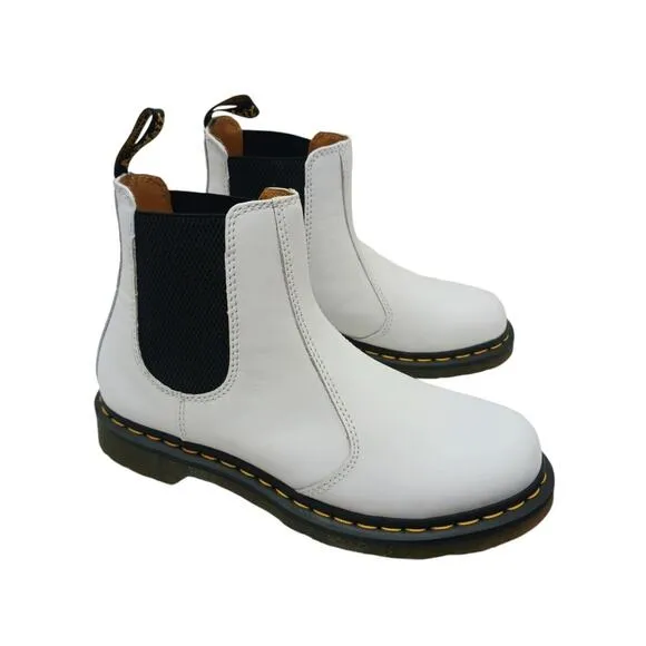Dr. Martens Ankle Boots Sz 10 White Leather Low Heel PUNK CITY Preppy Chunky