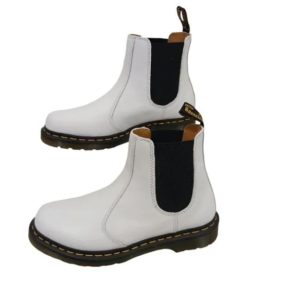 Dr. Martens Ankle Boots Sz 10 White Leather Low Heel PUNK CITY Preppy Chunky