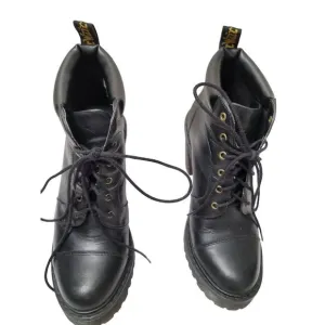 Dr. Martens Averil Women's Black Leather Lace-Up Heel Boots Size 7