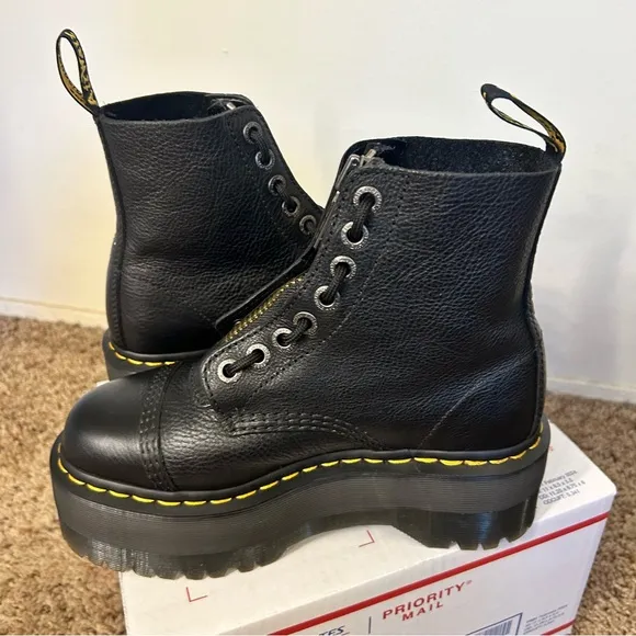 Dr. Martens Black Leather Max Quad Dr. Martens with removable zipper closure