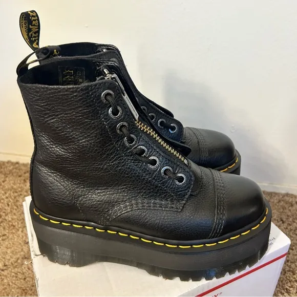 Dr. Martens Black Leather Max Quad Dr. Martens with removable zipper closure