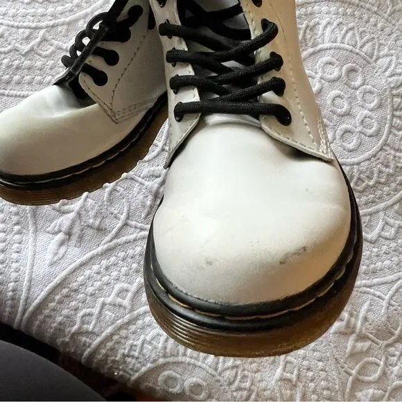 DR. MARTENS BOOTS‎ 1460 WHITE FOR GIRLS SIZE 10