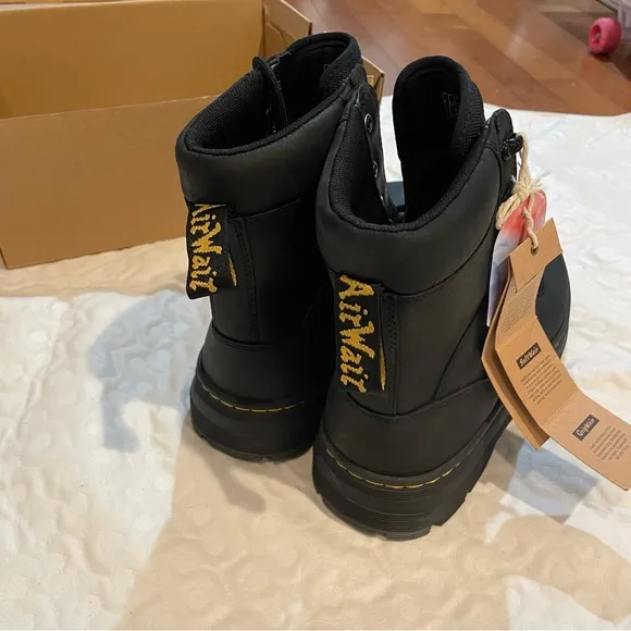 Dr. Martens Iowa WP Black Boots Men’s 10 Women’s 11 25247001 Extra Tough Poly