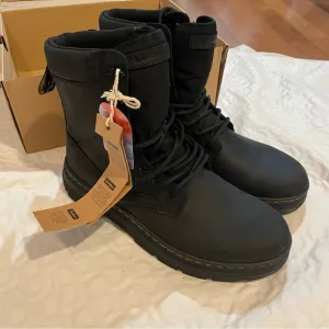 Dr. Martens Iowa WP Black Boots Men’s 10 Women’s 11 25247001 Extra Tough Poly