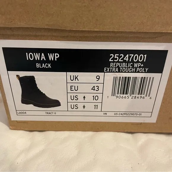 Dr. Martens Iowa WP Black Boots Men’s 10 Women’s 11 25247001 Extra Tough Poly