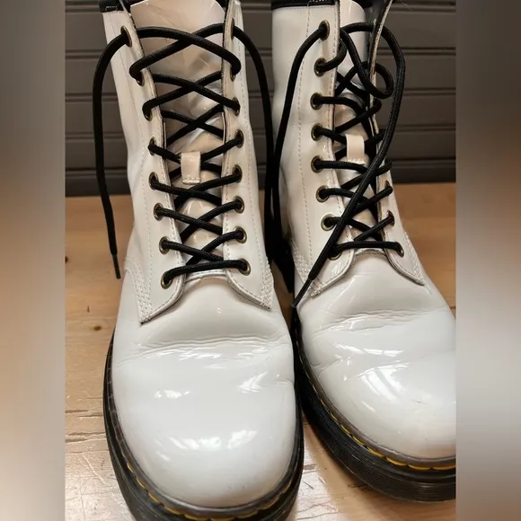 Dr. Martens Jadon 15265100 White Smooth Polish Leather BOOTS Medium Women Size 9