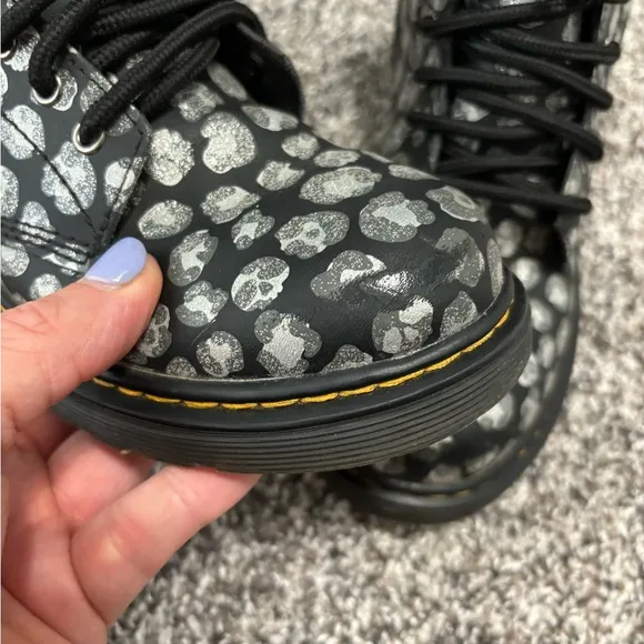 Dr Martens JUNIOR LEOPARD HYDRO LEATHER LACE UP BOOTS