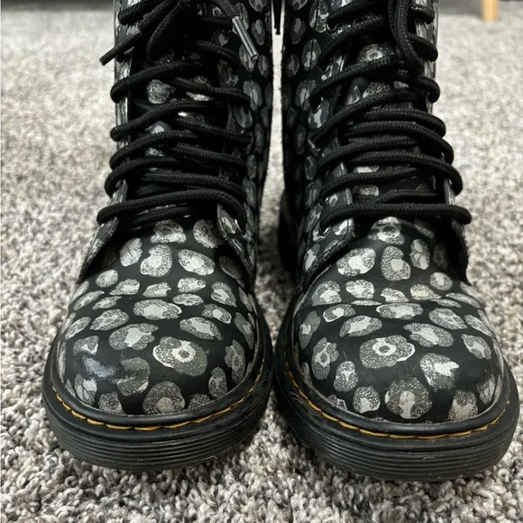 Dr Martens JUNIOR LEOPARD HYDRO LEATHER LACE UP BOOTS