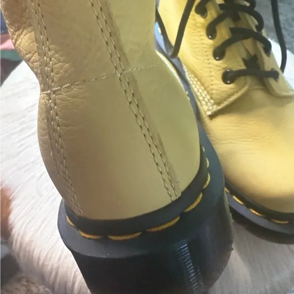 Dr. Martens Kids Yellow 🥾