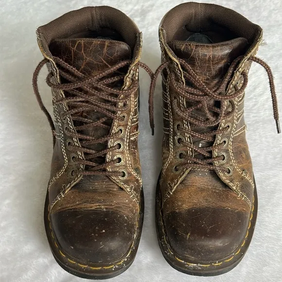Dr. Martens Men’s Quincy Distressed Broken In Thrashed Leather Ankle Boots 9