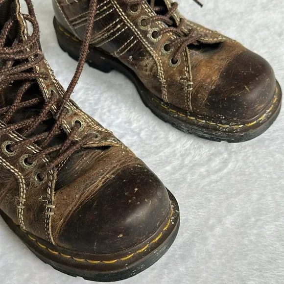 Dr. Martens Men’s Quincy Distressed Broken In Thrashed Leather Ankle Boots 9