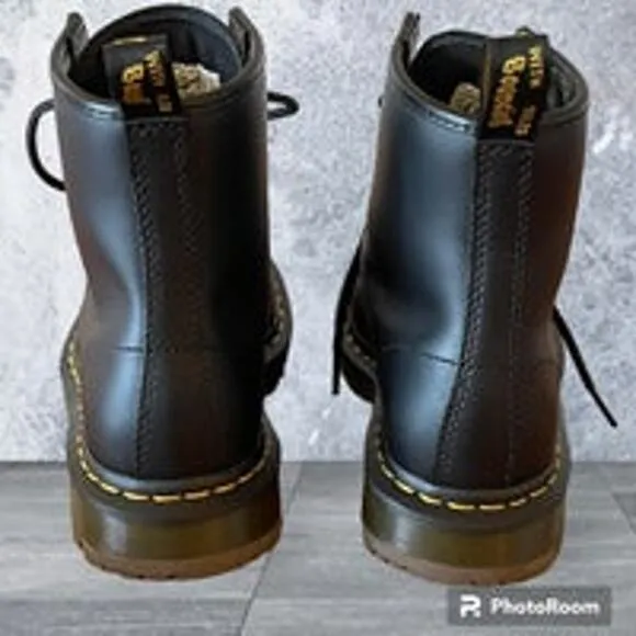 Dr Martens Modern Classics Lace Up Smooth 1460 Boots Size 6