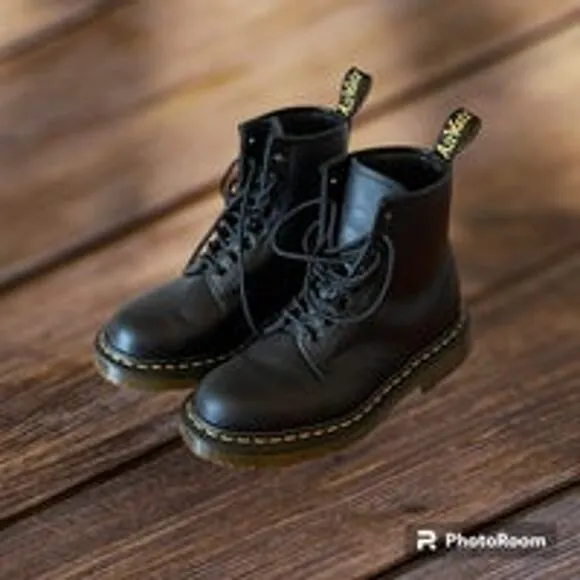 Dr Martens Modern Classics Lace Up Smooth 1460 Boots Size 6