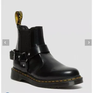 DR MARTENS NWB WINCOX Smooth Leather Buckle Boots