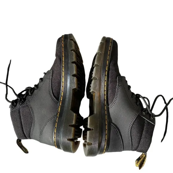 Dr. martens RAKIM UTILITY CHUKKA BOOTS men’s 6 women’s 7