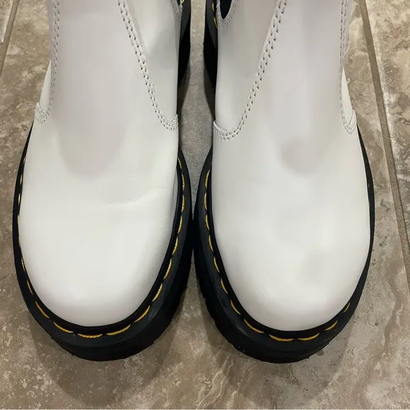 Dr Martens Smooth Leather Platform Chelsea Boots  2976 sz 8