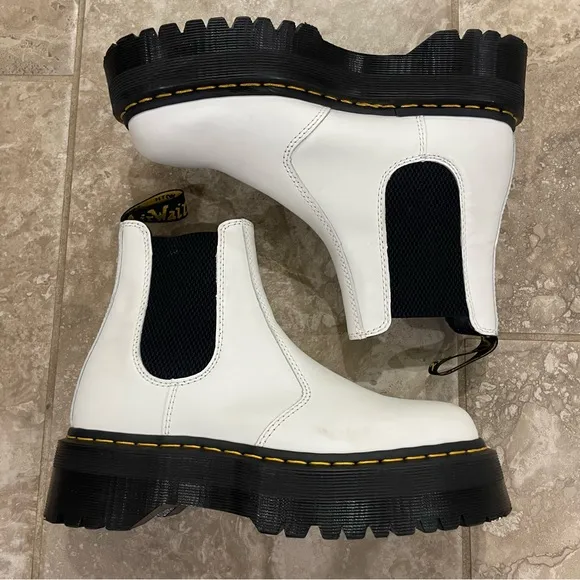 Dr Martens Smooth Leather Platform Chelsea Boots  2976 sz 8