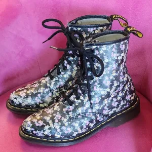 DR. MARTENS VINTAGE POINTED TOE BOOTS SZ 7