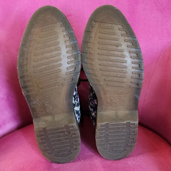 DR. MARTENS VINTAGE POINTED TOE BOOTS SZ 7