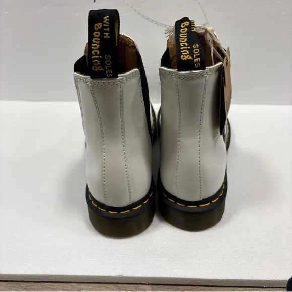 Dr. Martens white Air Wair bouncing soles white leather Chelsea boots size 8