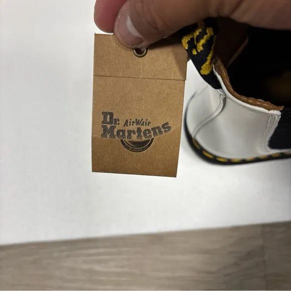 Dr. Martens white Air Wair bouncing soles white leather Chelsea boots size 8