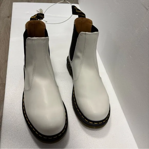 Dr. Martens white Air Wair bouncing soles white leather Chelsea boots size 8