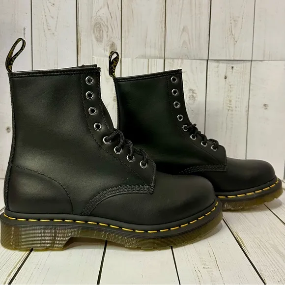 Dr Martens Women Sz 7 Black 1460 Smooth Leather Combat Boots Doc Grunge Goth