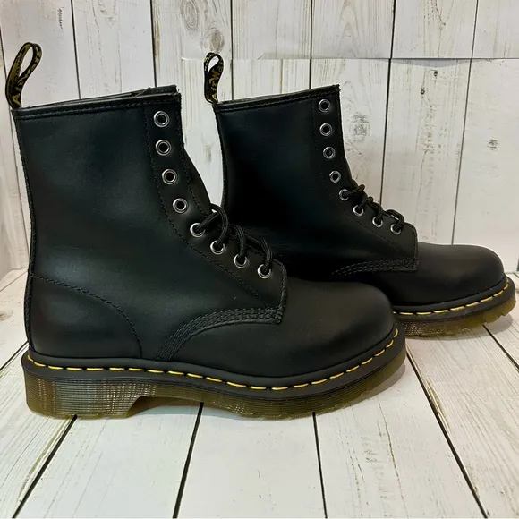 Dr Martens Women Sz 7 Black 1460 Smooth Leather Combat Boots Doc Grunge Goth