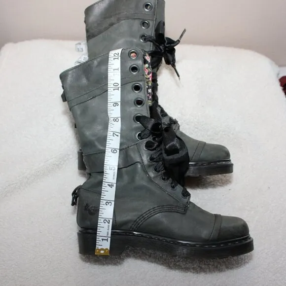 Dr. Martens Womens Triumph Green Leather Floral Fold Down Top Boots Size 7
