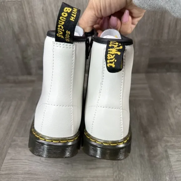 Dr Martens Zavala Youth size 5 White Combat Boots 27197100
