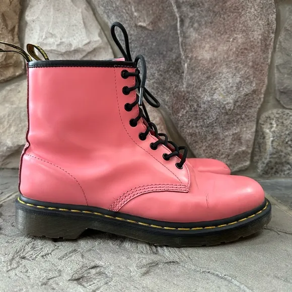 Dr Martins 1460 SMOOTH LEATHER LACE UP BOOTS COLOR: Acid Pink