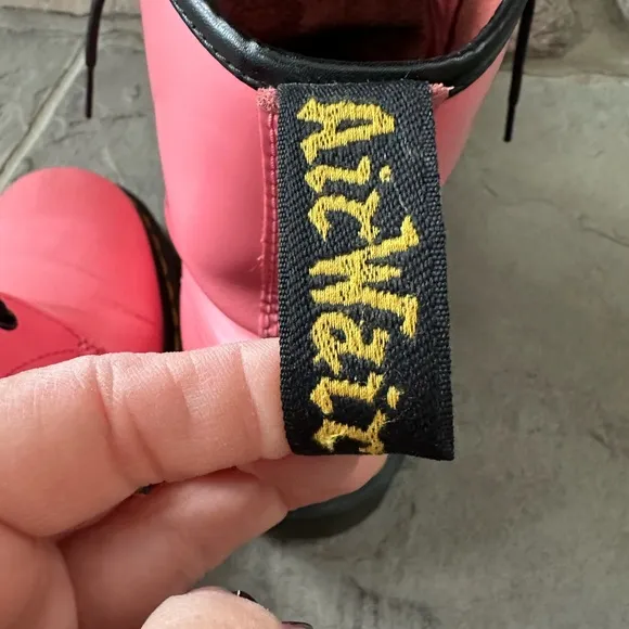 Dr Martins 1460 SMOOTH LEATHER LACE UP BOOTS COLOR: Acid Pink