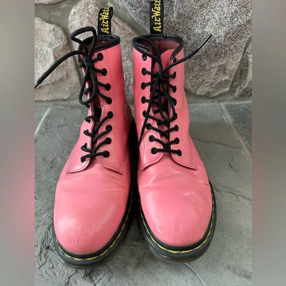 Dr Martins 1460 SMOOTH LEATHER LACE UP BOOTS COLOR: Acid Pink
