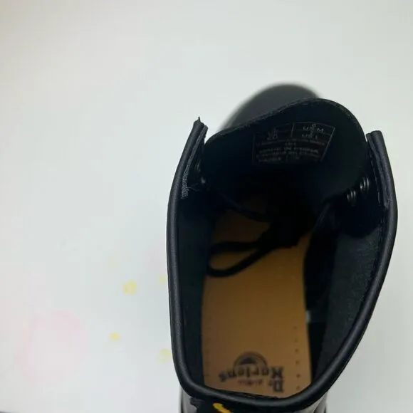 Dr.Martens 101 SMOOTH LEATHER ANKLE BOOTS size 6 M