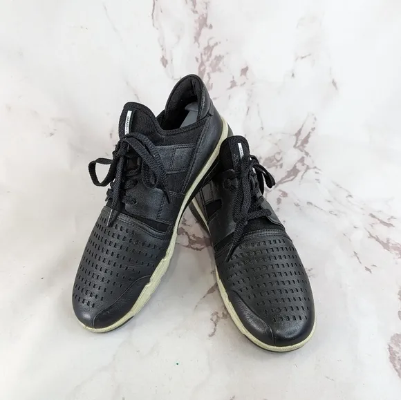 Ecco Sneakers Womens Size 37 6.5 Intrinsic Black Leather Perf Lace Up Shoes