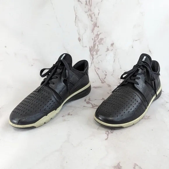 Ecco Sneakers Womens Size 37 6.5 Intrinsic Black Leather Perf Lace Up Shoes